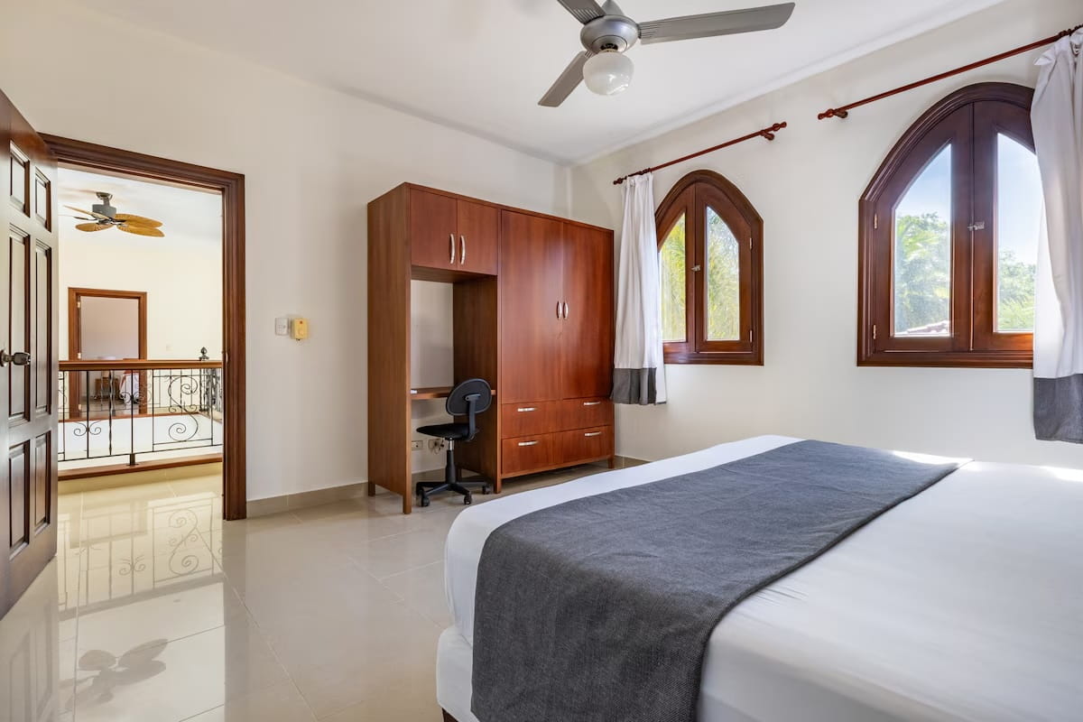 Guest bedroom 4 at Villa Valesta